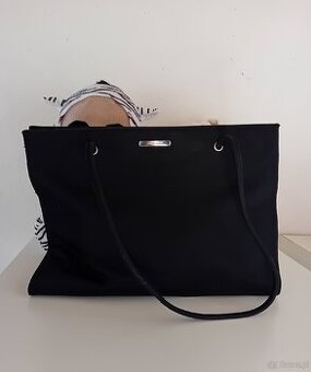 Czarna torebka na ramię