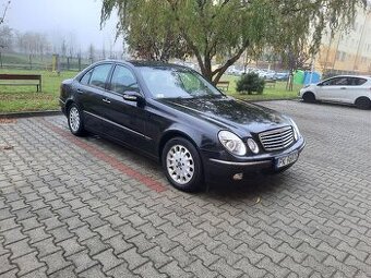 Mercedes-Benz E270 (W211) - 1