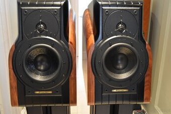 Sonus Faber Extrema & 6 Pillar stands - (Price: 2800 EUR)