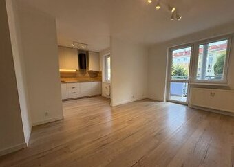 2 pokoje,46.50m2, balkon, parter, blisko Centrum