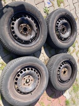 VW Skoda Opony Zimowe Felgami Rozmiar 195x65x15 VW Skoda