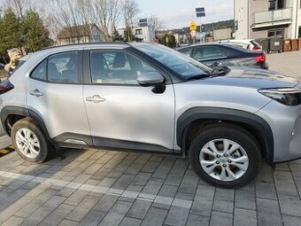 Sprzedam samochód toyotę Jaris cros