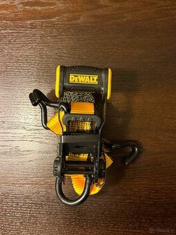 Nowe pasy transportowe z grzechotką DeWalt – mocne