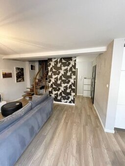Mieszkanie z antresolą o powierzchni 39.70m2, duży balkon, u