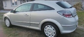 Astra GTC 1.6 benzyna