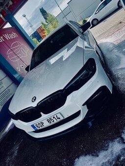 BMW G30 540i 2017