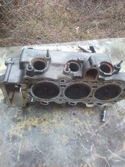 Honda gl 1800 Gold Winga głowica  prawa lub lewa