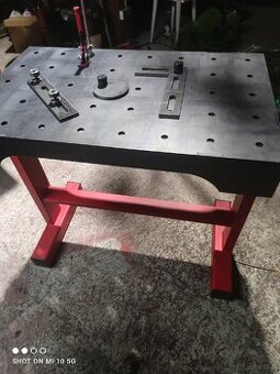 Stół spawalniczy