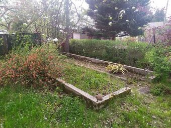 Działka 540 m z domkiem z poddaszem