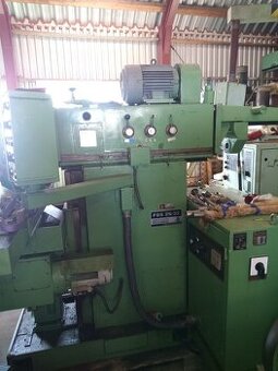 Frezarka konsolowa TOS, typ FGS 25-32
