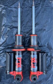 Amortyzatory FOX 2.5 Live Valve – Ford Ranger Raptor (2024)