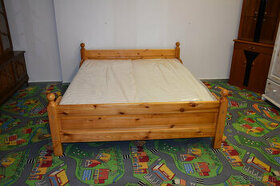 łóżko sosnowe z nowymi materacami - 1