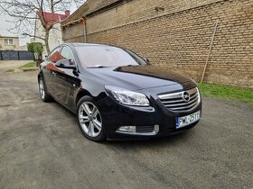 Opel Isignia .Drugi właściciel.  Przebieg 163 tys