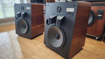 JBL L300
