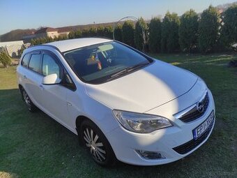 Astra J 1.4 mpi Benzyna / gaz Piekny stan