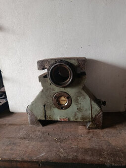 Łożysko do prowadzenia wrzeciona frezarki.