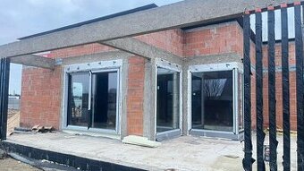 Nowoczesny dom parterowy – stan surowy zamknięty | Zagorzyn