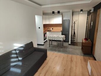 Mieszkanie o pow. 37m2, balkon, II piętro, ul. Nowy Świat