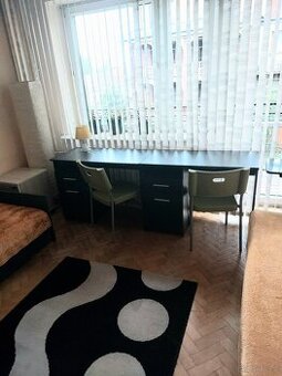 Wynajmę Uczniom / Studentom pokój z kuchniąą