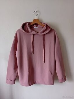 Bluza z kapturem I z kieszeniami