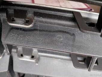 Gryl Mercedes E klasa 211 lift/ i 212.