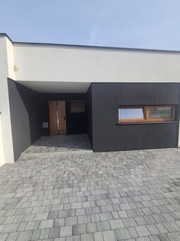 Nowoczesny dom w zabudowie bliźniaczej – 91 m²,Chełmce