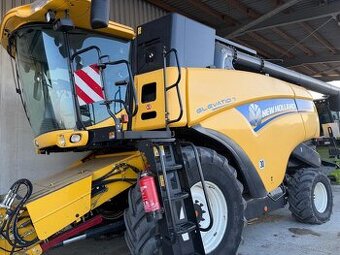 Kombajn zbozowy New Holland CX8080 rok 2014  heder Vario sta