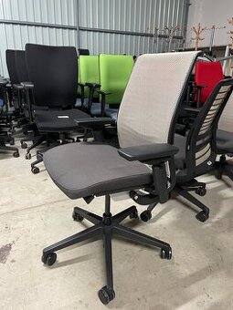 Fotel biurowy Steelcase Think