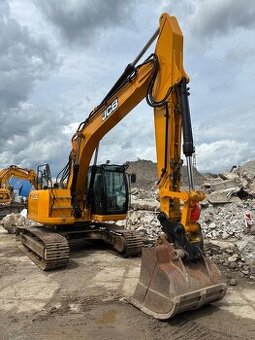 sprzedam koparka JCB 235 LC