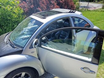 VW   Beetle      otwierany dach Kabrio