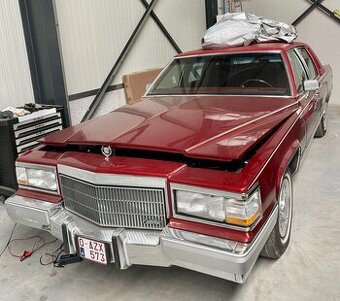 Cadillac Brougham 1992 5.0 V8