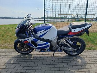 Suzuki GSX-R 750 uszkodzony - 1