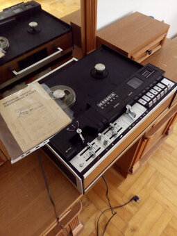 Magnetofon szpulowy Unitra M2405S 1977r.