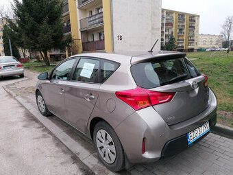 Sprzedam Toyotę Auris 1.33 VVT-i Active