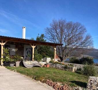 Chorwacja-umeblowany dom z widokiem na ogród i morze