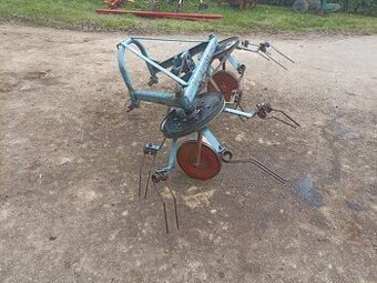 Pająk przetrząsacz karuzelowy polski do siana