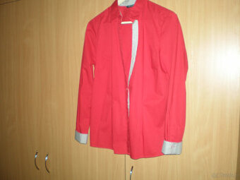 Sprzedam bluzkę używaną w kolorze czerwonym, stan bardzo dob