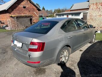 Škoda Octavia 1.6TDi 77kw, r.10/2014, klimatyzacja
