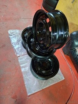 Felgi stalowe do Chrysler Voyager IV  ROK PRODUKCJI: 2000-20