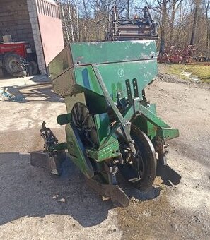 Sadzarka do ziemniaków dwurzędowa czeska Agrozet z nadstawką