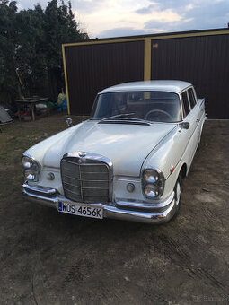 Zabytkowy Mercedes W111 230S, sprawny, zarejestrowany