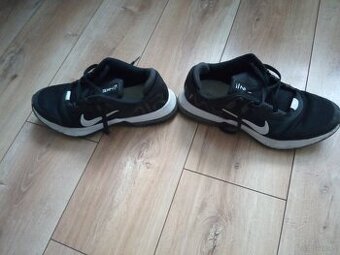 Adidasy Nike