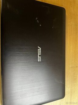 Sprzedam laptop ASUS R541U i5 z 2017 roku