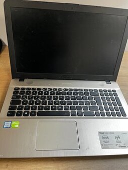 Sprzedam laptop Dell Inspiron 15 i7 z 2018 roku