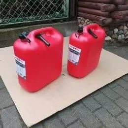 Sprzedam -NOWE KARNISTRY NA PALIWO 20-litrow -45zl sztuka