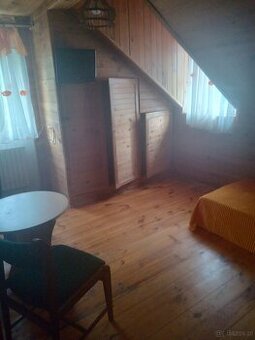 Mieszkanie na piętrze w domu jednorodzinnym