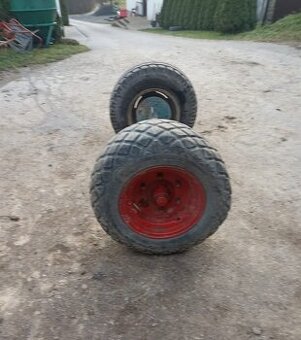 Oś hamowana od przyczepy samozbierającej