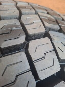 Opony MICHELIN 315/70/22,5 154/150L AT 900 KP3 M+S bieżnikow