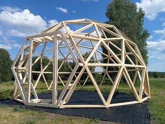 Kopuła geodezyjna 35m2. Glamping - zadaszenia basenu.