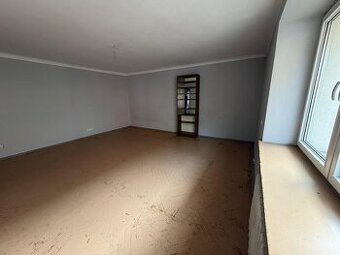 Mieszkanie o pow. 78.80m2, parter,  ul. Fabryczna